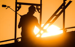 Die Baubranche steckt in der Krise – mit Folgen für den Arbeitsmarkt.  FOTO: PA 