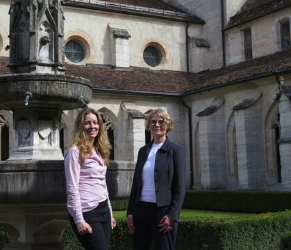 Janna Almeida (links), Leiterin der Klosterverwaltung Bebenhausen, und Patricia Alberth, Geschäftsführerin der Staatlichen Schlö