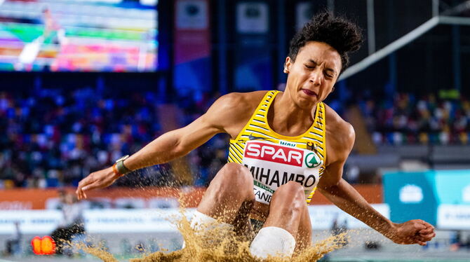 Weitsprung-Olympiasiegerin Malaika Mihambo wird in Pliezhausen ihre Anlaufgeschwindigkeit testen.  FOTO: GROETT/WITTERS