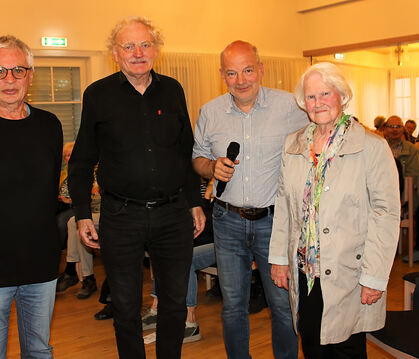 Gestalteten den Zeitzeugenabend in Eningen (von links): Boris Terpinc, Christoph Dohse, Franz-Georg Gaibler und Ruth Votteler.