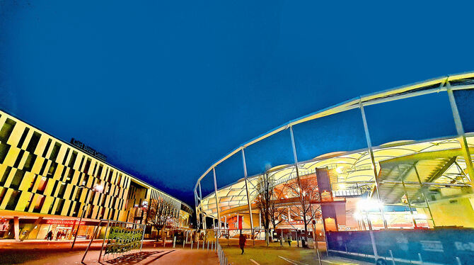 Das Carl-Benz-Center liegt neben dem Stadion.  FOTO: BAUMANN