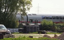 Zug fährt in Gruppe von Arbeitern - zwei Tote