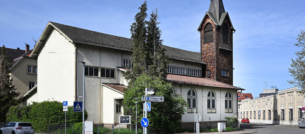 Als "Notkirche" während der Marienkirchen-Sanierung erbaut, am 29. April 1894 eingeweiht, gehört die Leonhardskirche in Reutling