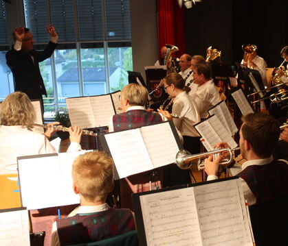 Beim Jahreskonzert des Musikvereins Kirchentellinsfurt am Samstag stand Eduard Oertle am Dirigentenpult.