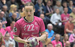 Präsentiert sich in Olympia-Form: Metzingens Nationalspielerin Maren Weigel glänzt gegen Blomberg-Lippe mit sieben Toren. 