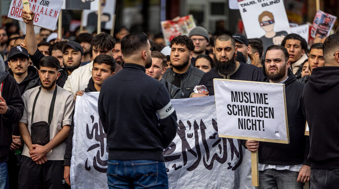 Islamisten-Demo in Hamburg.  FOTO: DPA