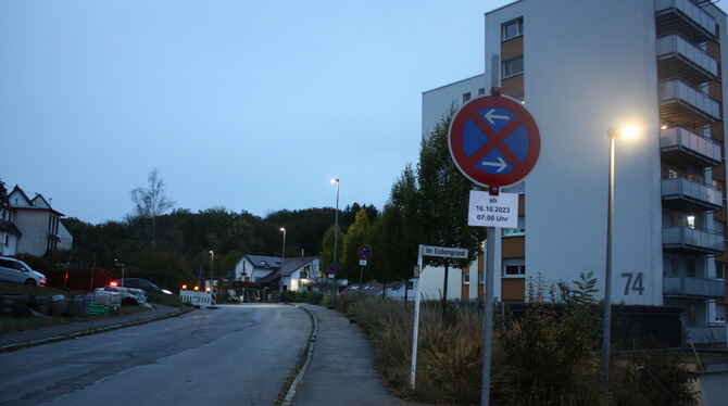 Die Karlstraße in Kirchentellinsfurt in Richtung Südring: Vorn rechts geht es zur Kita Weilhau. Hinten links mündet die Georgstr