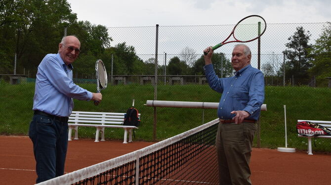 Werner Kling (links) und Konrad Zipplies sind seit Jahrzehnten ein eingespieltes Tennis-Team.