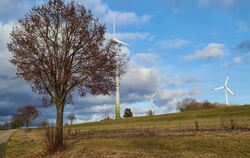 Die Windräder in Münsingen-Auingen wurden 1999 gebaut. Für die Energiewende sind unzählige weitere in der Region erforderlich.