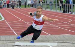 Niko Kappel stößt in Hechingen erstmals über 15 Meter. 