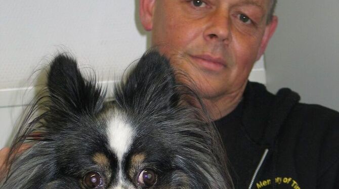 Lucky, ein Tierschutzhund mit komplizierter Krankengeschichte, ist einer von drei Hunden, mit denen Gunnar Höhne sein Leben teil