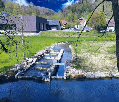 Die Fischtreppe am Abfluss des Mühlkanals (im Bildvordergrund) in die Große Lauter ist fertiggestellt.