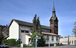 Als „Notkirche“ während der Marienkirchen-Sanierung erbaut, am 29. April 1894 eingeweiht, gehört die Leonhardskirche in Reutling
