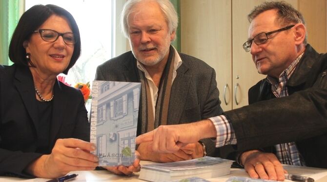 Hanni Winter, Günter Klinger (Mitte) und Achim Scherzinger stehen hinter dem neuen Kulturprogramm des Lobbyrestaurants "Unter de