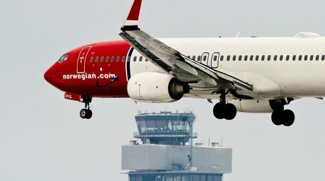 Die Fluggesellschaft Norwegian will nach dem Absturz des Germanwings-Airbus keine Piloten mehr allein im Cockpit erlauben. Fo