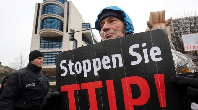 Der Widerstand gegen das transatlantische Handelsabkommen TTIP wächst (Archivbild). Foto: Wolfgang Kumm