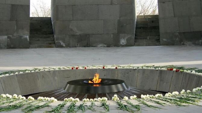 Blick ins Innere der zentralen Gedenkstätte im armenischen Eriwan. Foto: Thomas Koerbel
