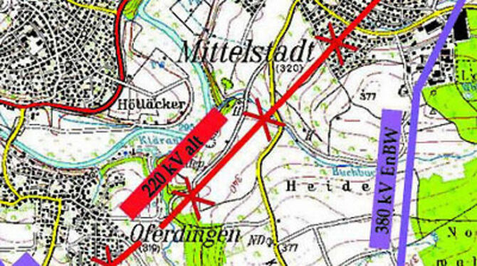 Brückenschlag: EnBW und RWE wollen ihre 380-Kilovolt-Netze verbinden. Entbehrlich werden damit ältere Leitungen, rot markiert. Die neue Trasse ist hier nur ungefähr skizziert (Kartenbasis TOP 50 &copy; Landesvermessungsamt Baden-Württemberg).
GRAFIK. HD