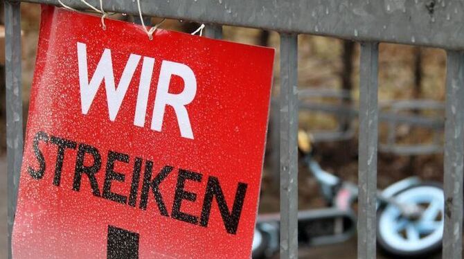 Nach dem Scheitern der Tarifverhandlungen droht nun in deutschen Kindertagesstätten ein unbefristeter Streik der Erzieher. Fo