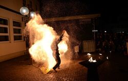 Beeindruckend  war  die  Feuer-Show  von  Jens  Coers  von  der Gruppe Art & Flame