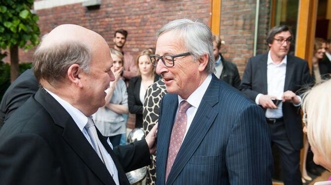 Valdo Lehari (links) im Gespräch mit EU-Kommissionspräsident Juncker. FOTO: FKPH