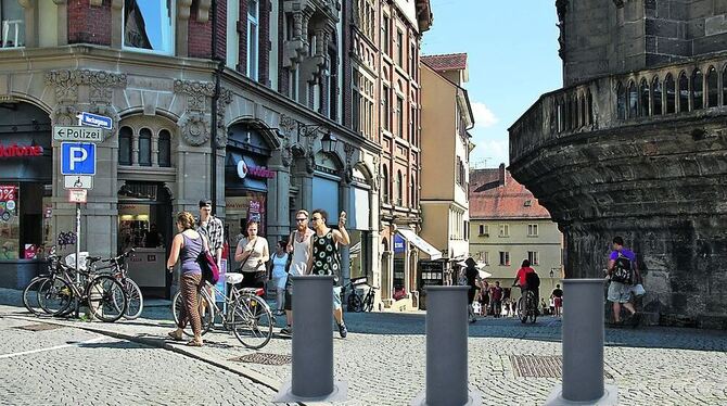 Kein Durchkommen mehr für Autos: An drei Stellen – wie hier an der Ecke Stiftskirche und Neckargasse – könnten Poller aufgestell