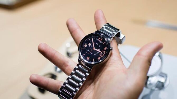 Zahlreiche Hersteller wie Samsung, Huawei, LG, Lenovo oder Asus präsentieren auf der IFA die neusten Modelle ihrer Smartwatch