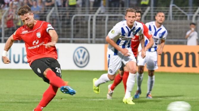 Ein sicherer Elfmeterschütze, wie er beim Pokal-Coup gegen Karlsruhe bewies: Giuseppe Ricciardi vom SSV Reutlingen.  GEA-FOTO: P