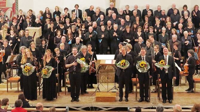 Keine Angst vor großen Werken: 2014 führte Stefan Lust mit Chor und Orchester der Martinskirche Mozarts Requiem auf, hier in der