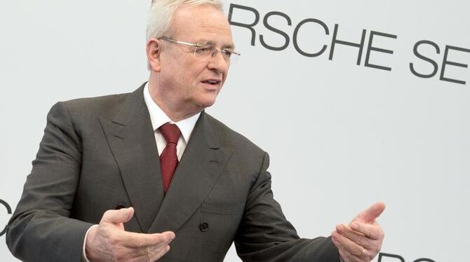 Martin Winterkorn gibt auch seinen Vorstandsvorsitz bei der Porsche-Holding auf. Foto: Bernd Weissbrod/Archiv