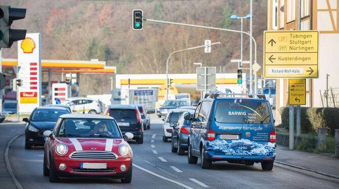 Die Kirchentellinsfurter Gemeinderäte fühlen sich bestätigt: Beim Kreisverkehr mit Bypass würden kaum noch Warteschlangen auftre