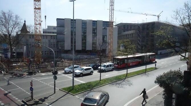 Neben dem GWG-Neubau ist die Pfenningstraße zu sehen.