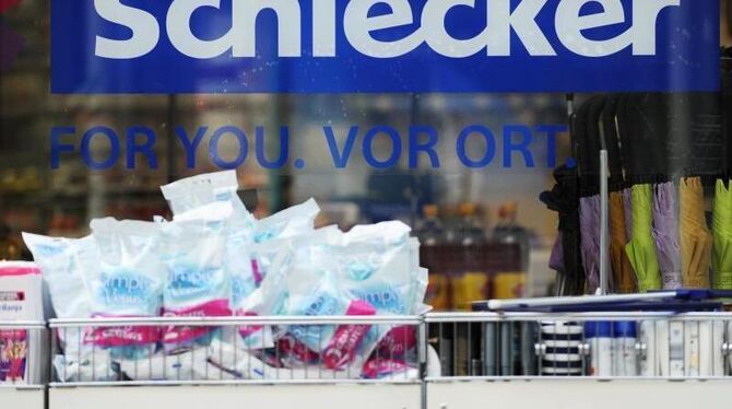 »Schlecker«-Filiale in Berlin. Dem Ex-Drogeriemarktkönig Anton Schlecker steht ein Verfahren wegen vorsätzlichen Bankrotts be