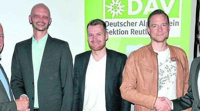 Alte Garde und frisches Blut beim Deutschen Alpenverein Sektion Reutlingen (von links): Ehrenvorsitzender Helmut Kober und Nachf