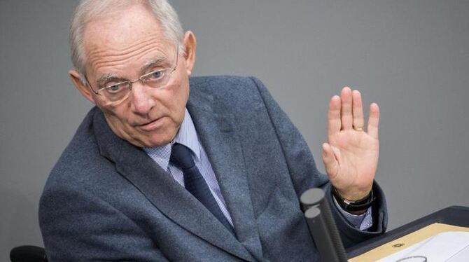 Gibt heute die Ergebnisse der neuen Steuerschätzung für den Staat bekannt: Bundesfinanzminister Schäuble. Foto: Michael Kappe