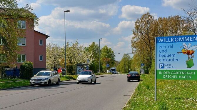 Die autobahnähnliche Dimension der Nürnberger Straße zieht den Schwerlastverkehr an wie das Licht die Motten. Die Straße enger z