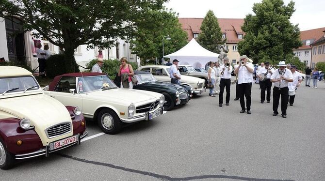 In Mariaberg stehen die »Classic Cars« und spritziger Live-Jazz im Mittelpunkt. FOTO: PR