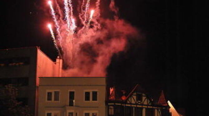Ein starkes Stück: Am Ende der Stadtoper stand ein Feuerwerk. FOTO: NIETHAMMER