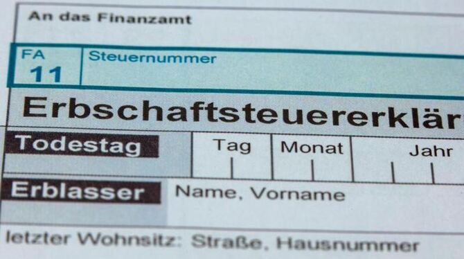 Formulare für die Erbschaftssteuererklärung: Die Reform ist noch nicht unter Dach und Fach. Foto: Jens Büttner/Archiv
