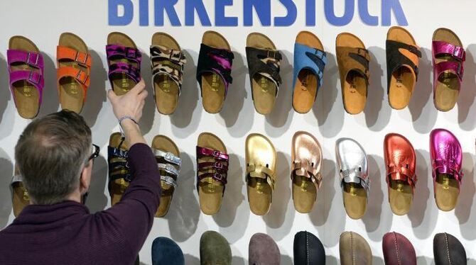 Protest gegen Kopien: Birkenstock nimmt Sandalen aus Online-Shop. Foto: Soeren Stache/Archiv