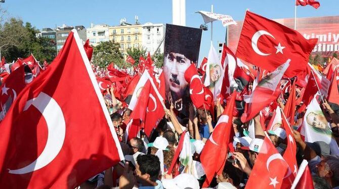 Nach dem Putschversuch in der Türkei ist die Stimmung weiterhin aufgeheizt. Foto: Tolga Bozoglu
