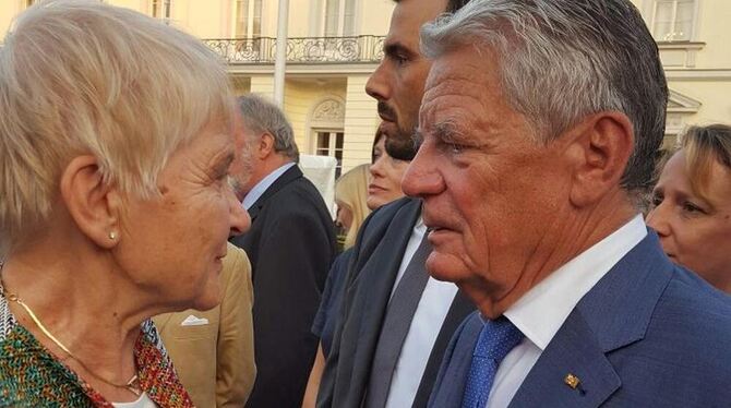 Dass Verena Stub als Anerkennung für ihren großen ehrenamtlichen Einsatz zum Bürgerfest von  Bundespräsident Joachim Gauck einge