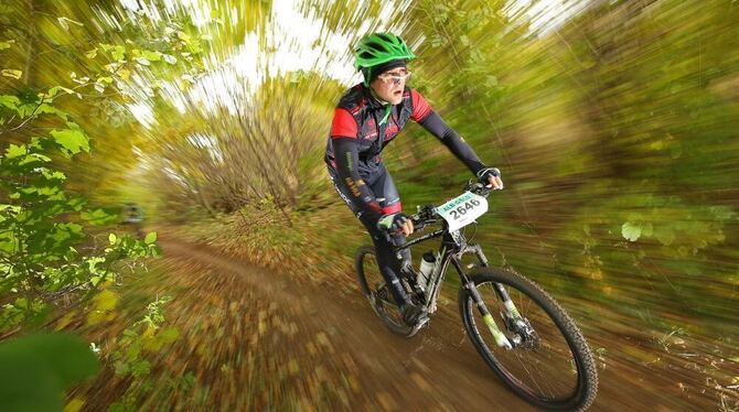 Bei der Alb-Gold-Trophy gehen jedes Jahr rund 1 400 Mountainbiker an den Start. FOTO: ALB-GOLD Bei der Alb-Gold-Trophy gehen jedes Jahr rund 1 400 Mountainbiker an den Start. FOTO: ALB-GOLD