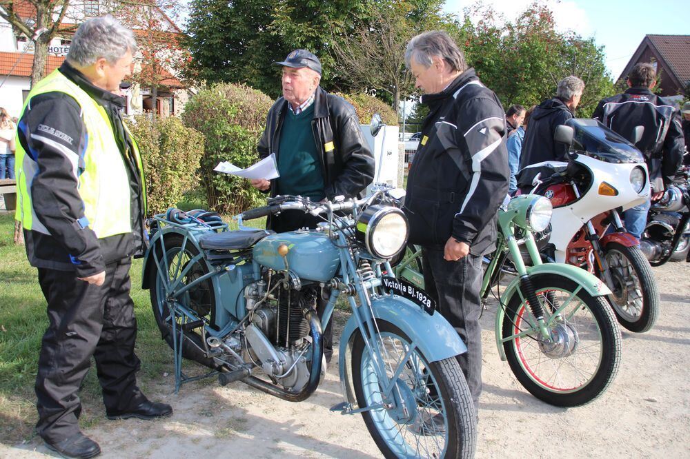 16. Roller- und Kleinwagentreffen Großengstingen 2016