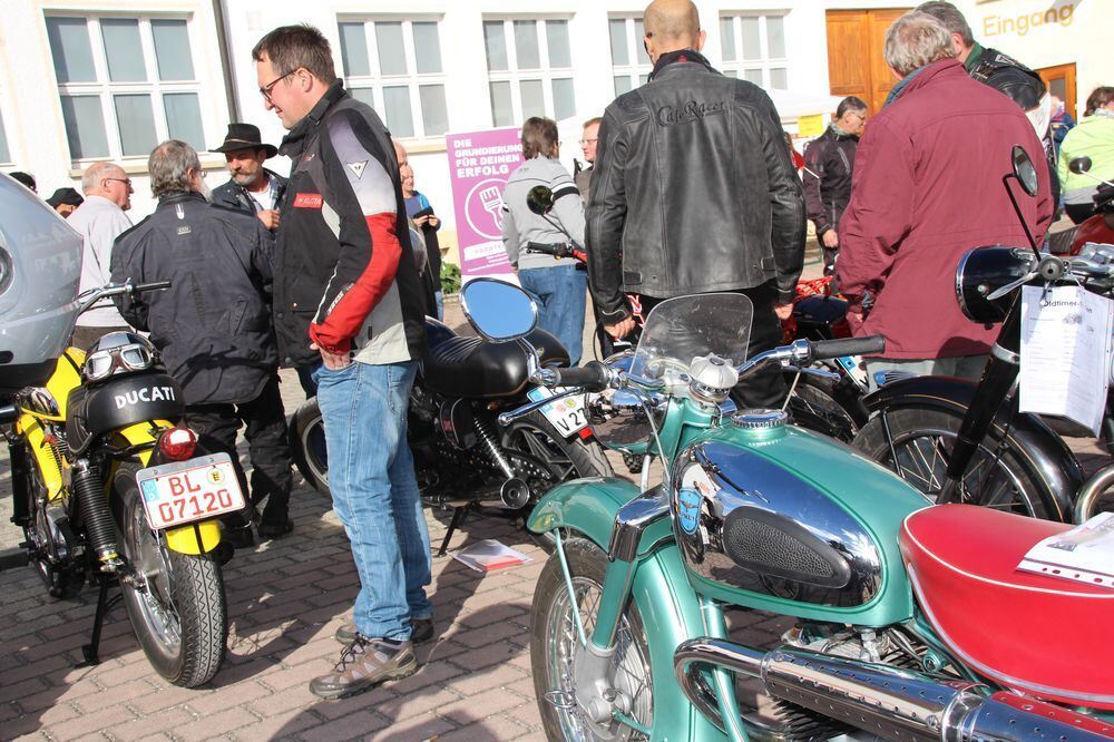 16. Roller- und Kleinwagentreffen Großengstingen 2016