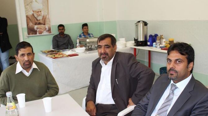 Die Mitglieder der Ahmaddiyya Muslim Jamaat informierten in ihrem Gebetszentrum über ihre Ansichten. FOTO: SPIESS