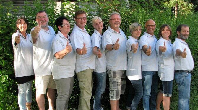 chauen der neuen Spielsaison und der Premiere von »Des gibt’s doch gar net!« optimistisch entgegen: Sondelfingens Moo’spritzer.