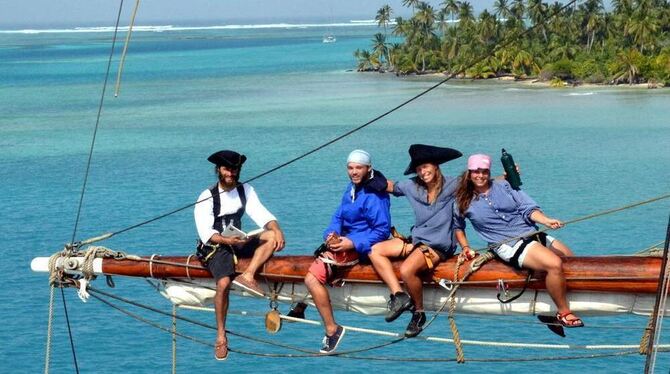 Ein halbes Jahr gehörte Simon Dißelhorst zur Besatzung des Segelschiffs »Thor Heyerdahl« und kreuzte in seiner Zimmerer-Kluft üb