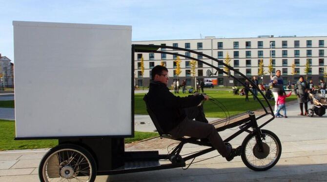 Michael Stilz sorgt mit seinem Lastenfahrrad überall für Aufsehen, der umweltfreundliche Paket-Zustelldienst soll Anfang Dezembe