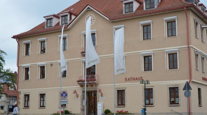 Durch viele Umbauten mit einigen Defiziten behaftet und energetisch gar nicht mehr auf dem Stand der Zeit: das Rathaus 1 in Enin